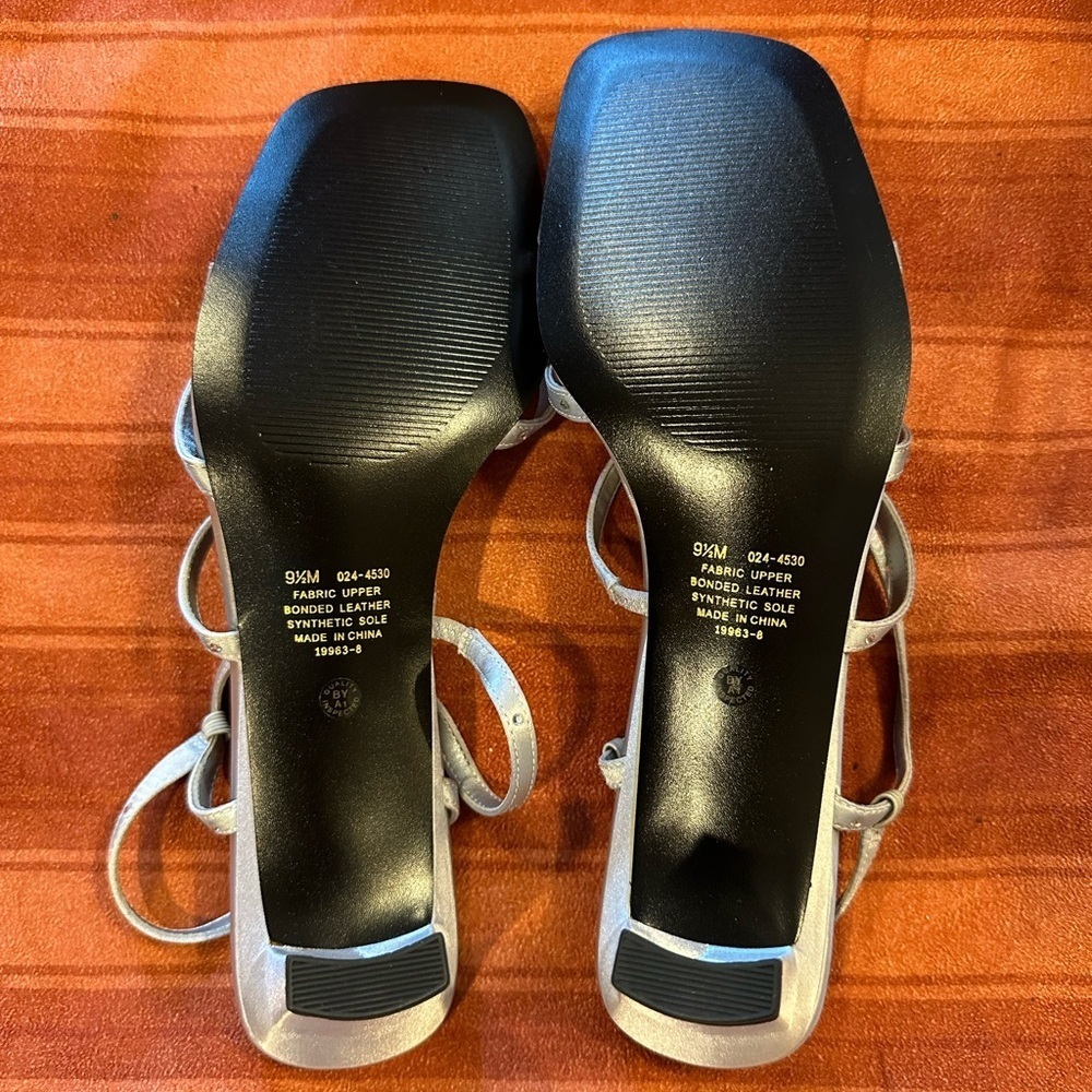 Mixit Frankie Silver Strappy Sandals 9.5M Square Toe Mid Heel Formal Wedding - Picture 4 of 8